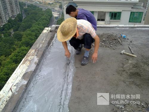 冬季<a href='http://www.52xishuangbanna.cn' target='_blank' title='防水施工'>防水施工</a>選材很重要 冬季<a href='http://www.52xishuangbanna.cn' target='_blank' title='防水施工'>防水施工</a>選材很重要